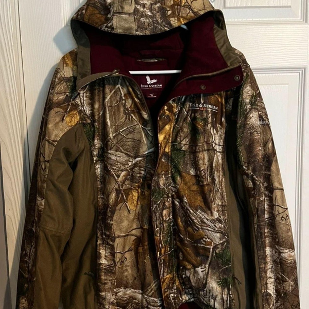 Field & Stream 1871 Hunting Jacket in Realtree Camouflage (burgundy interior)